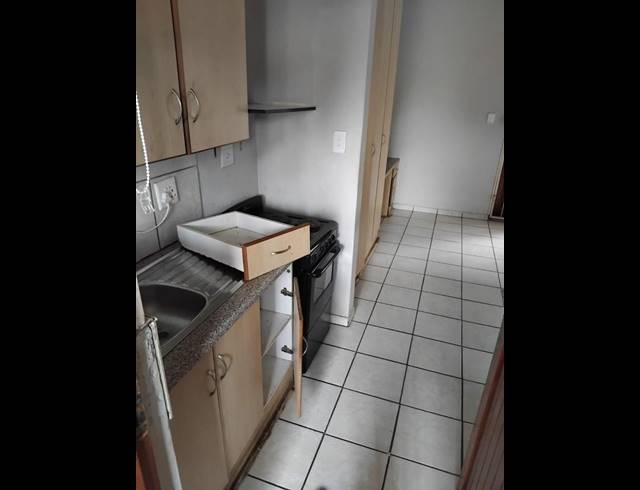 1 BEDROOM APARTMENT FOR SALE IN KANNONIERS PARK
